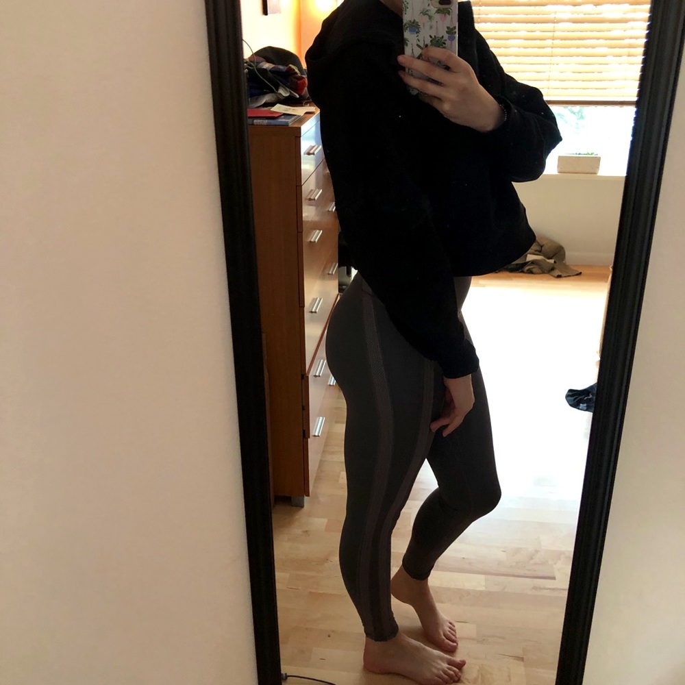 Grey lattice Lululemon Leggings